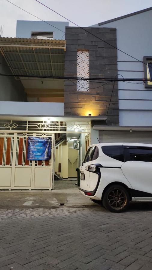 Oyo 91209 Arjuna Residence Syariah Sby Surabaya Exterior photo